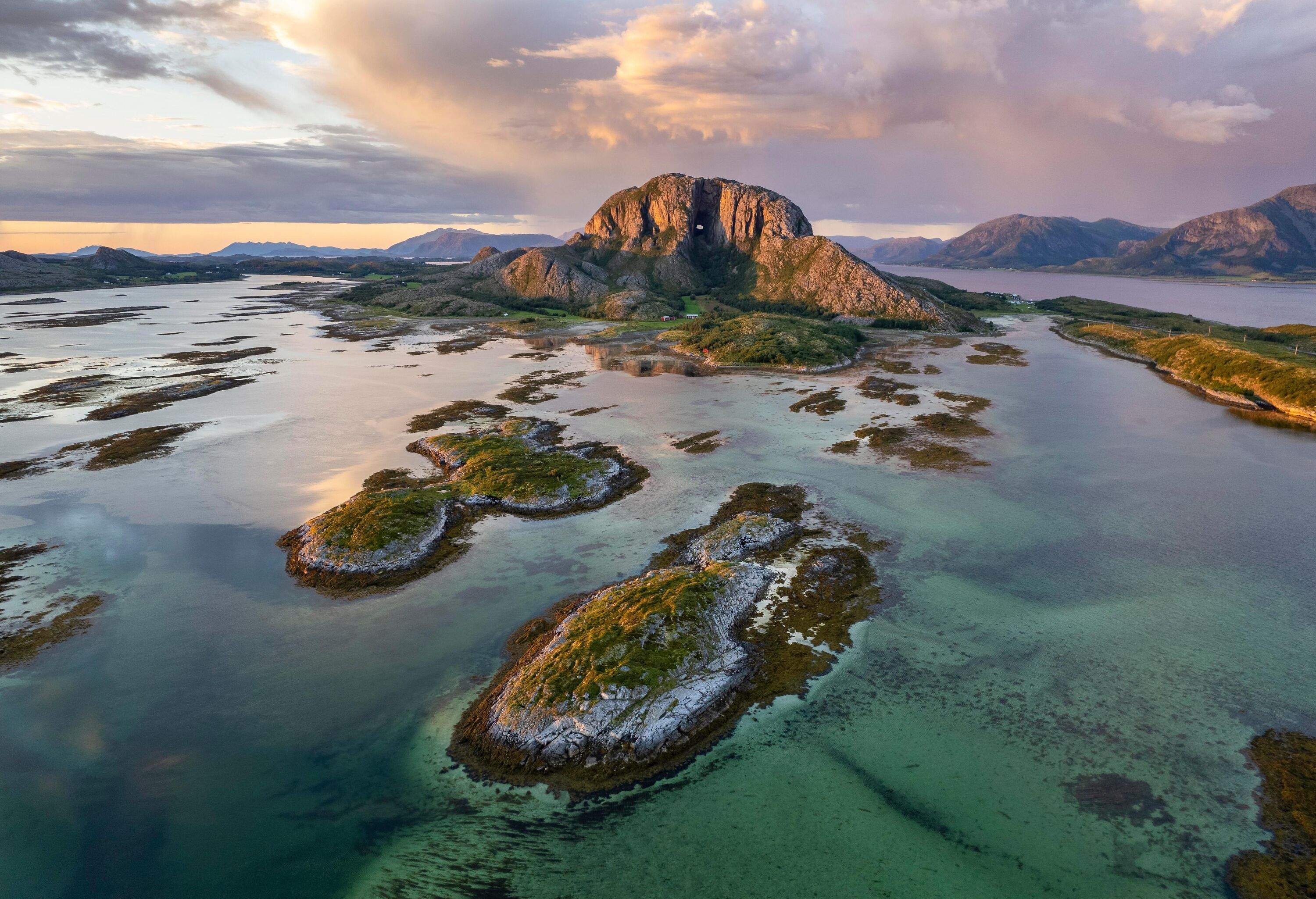 the mount torghatten in norway