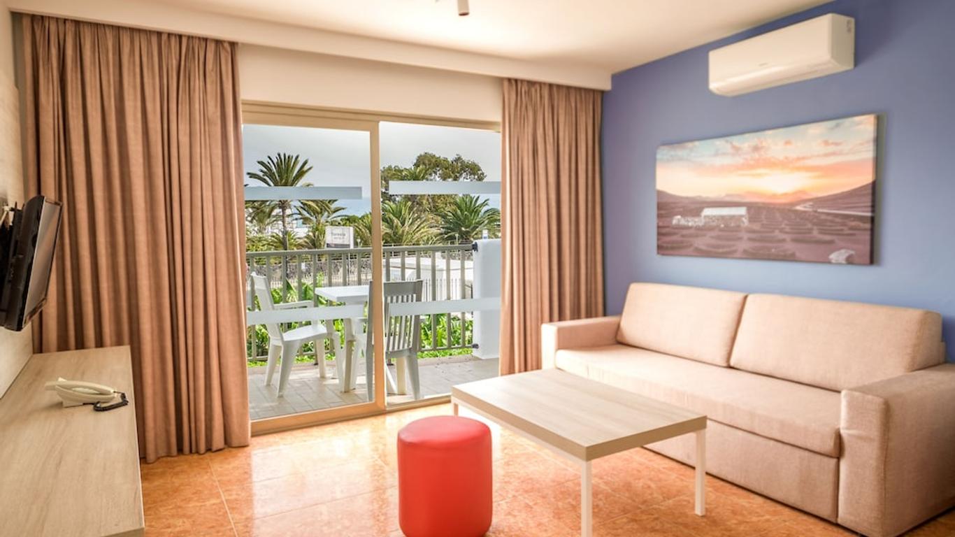 Hotel Floresta from £49. Puerto del Carmen Hotel Deals & Reviews - KAYAK